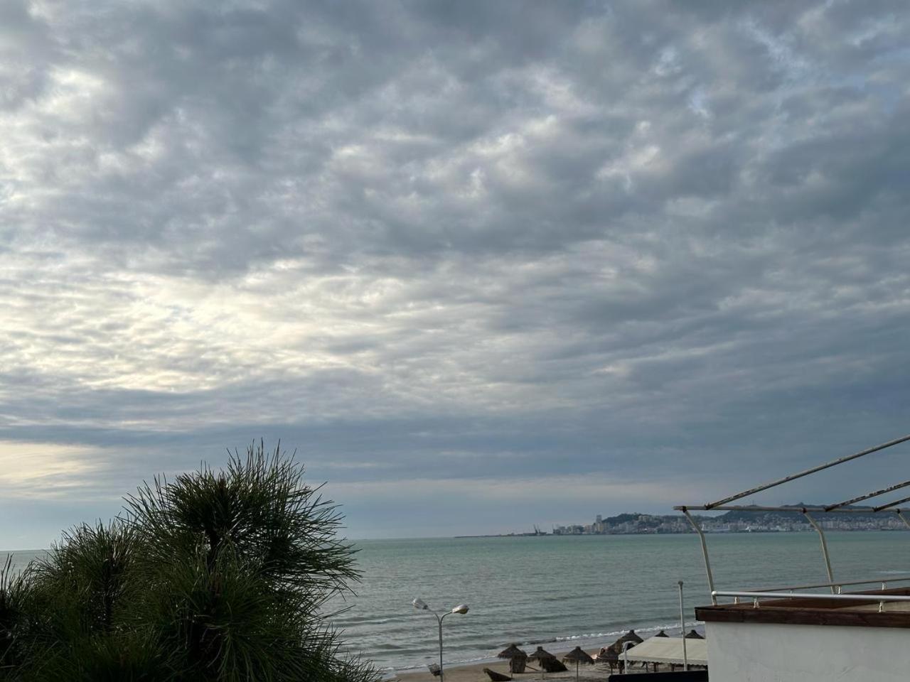 Sunset Sea View - Beachfront Balcony - Ac - Wifi Durres Exterior photo